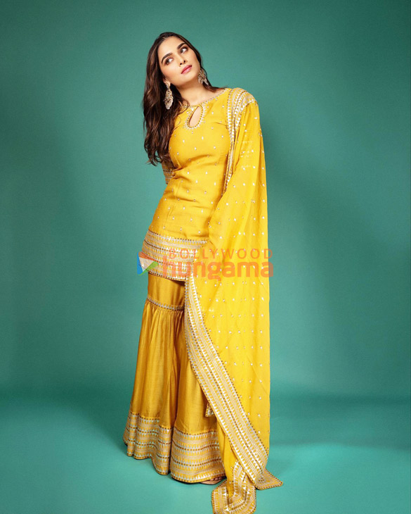 saiee manjrekar 1 25