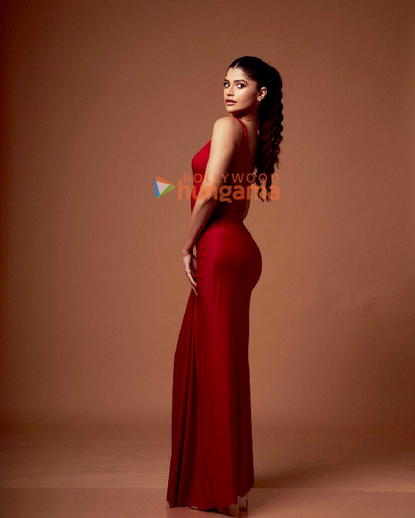 anjini dhawan 6 4