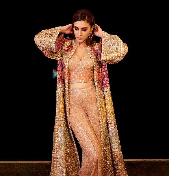 kriti sanon 2 265