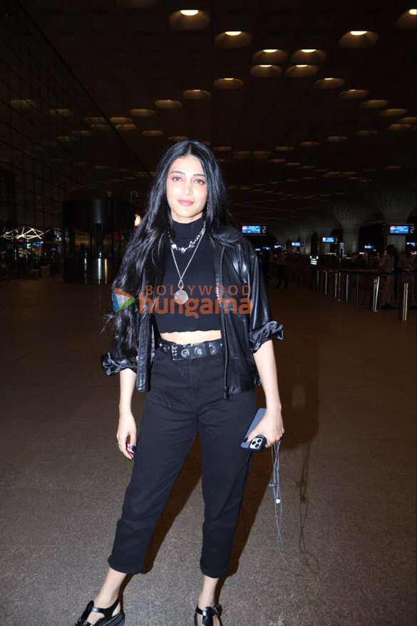 photos ananya panday shruti haasan and pooja hegde snapped at the airport 2
