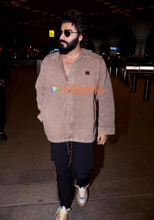 photos arjun kapoor and babil khan snapped at the airport 6