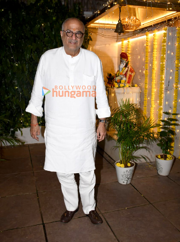 photos boney kapoor attends laxmi puja at his office 2