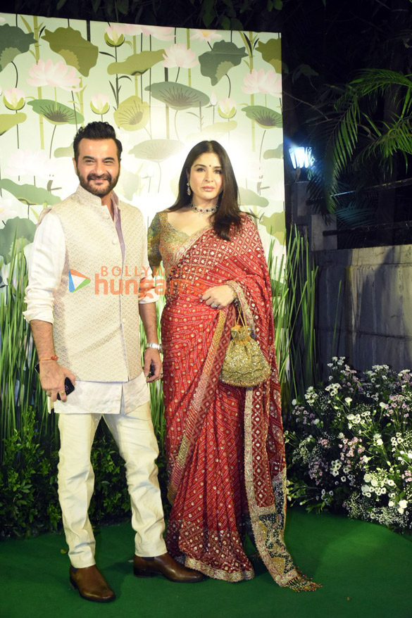 photos celebs grace aayush sharma and arpita khans diwali bash 32