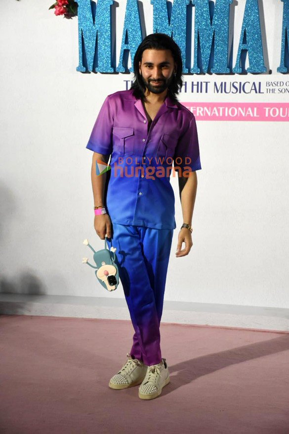 photos celebs grace the mamma mia pink carpet at jio world centre bkc bandra 19