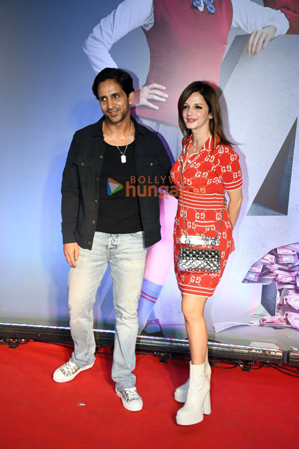 photos celebs grace the special screening of farrey 18