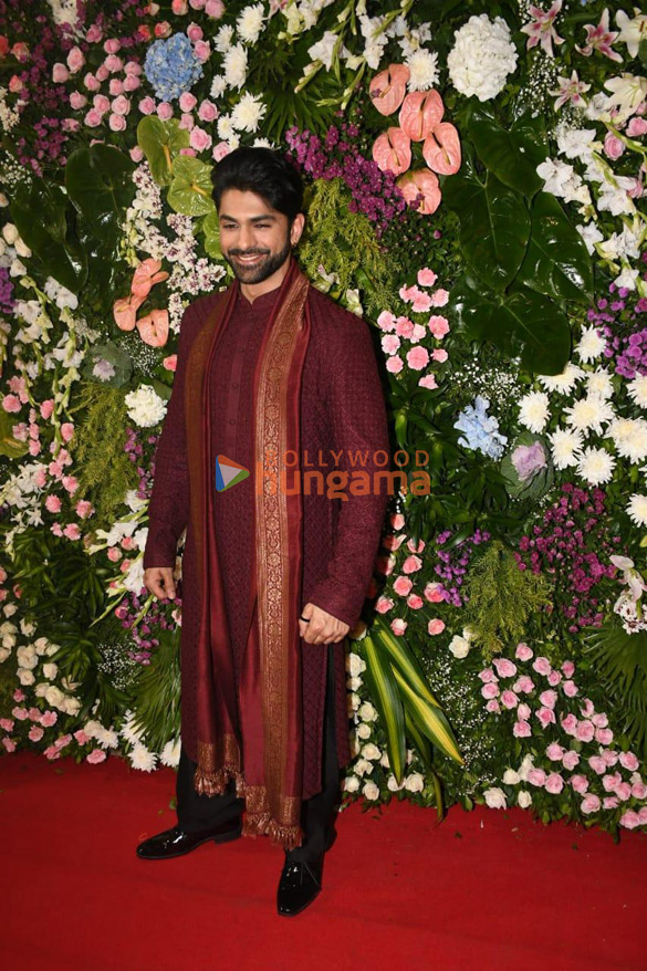photos celebs snapped attending ektaa r kapoors diwali bash 19
