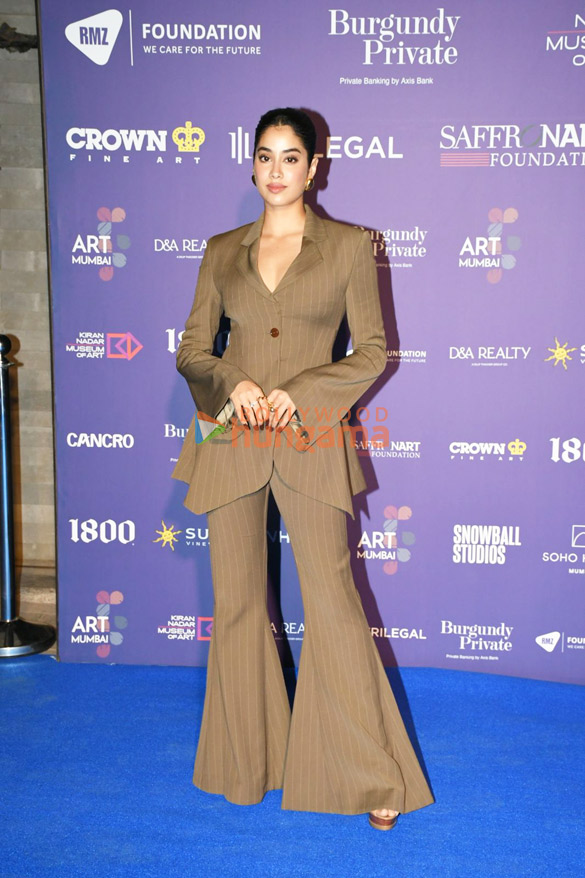 photos karan johar and dinesh vazirani of art mumbai host the opening party for art mumbai 1