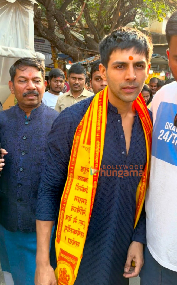 Photos: Kartik Aaryan seeks blessings at Siddhivinayak Temple on his birthday Photos: Kartik Aaryan seeks blessings at Siddhivinayak Temple on his birthday
