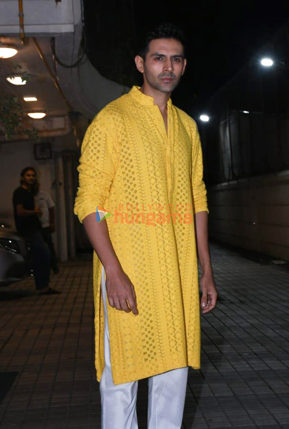 photos kartik aaryan snapped at sara ali khans diwali party 3