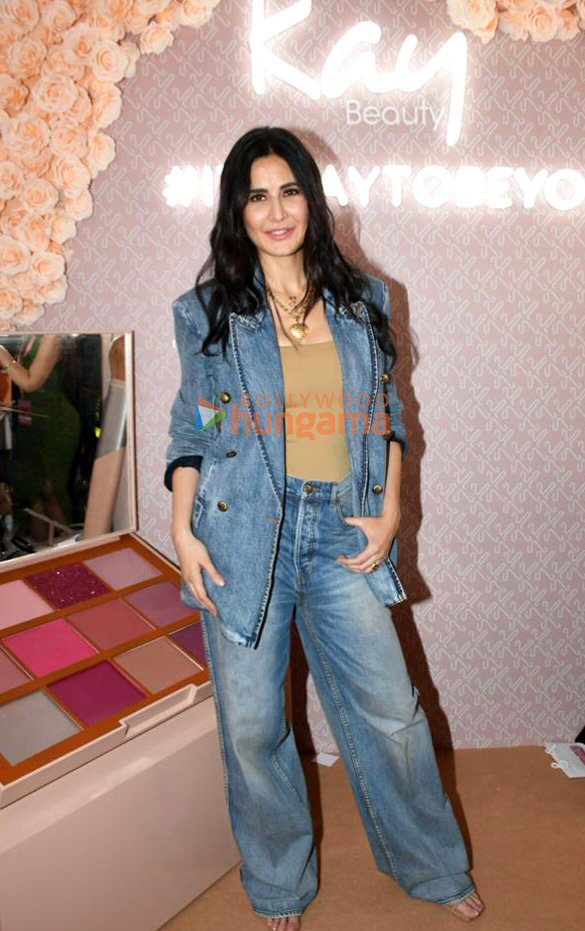 photos katrina kaif snapped at kay beauty masterclass at nykaaland at mahalaxmi racecourse 5