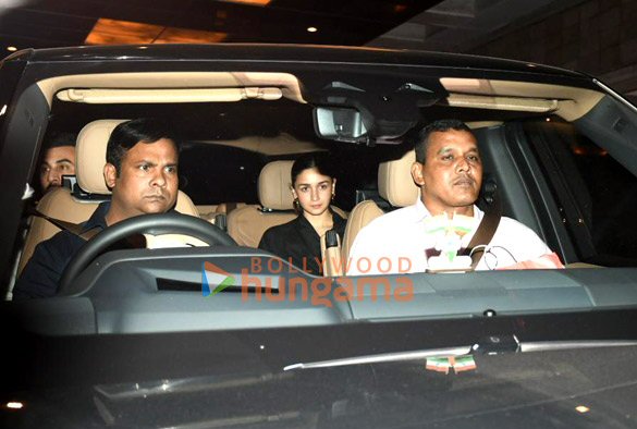 photos ranbir kapoor alia bhatt shaheen bhatt soni razdan neetu kapoor at taj hotel colaba 6