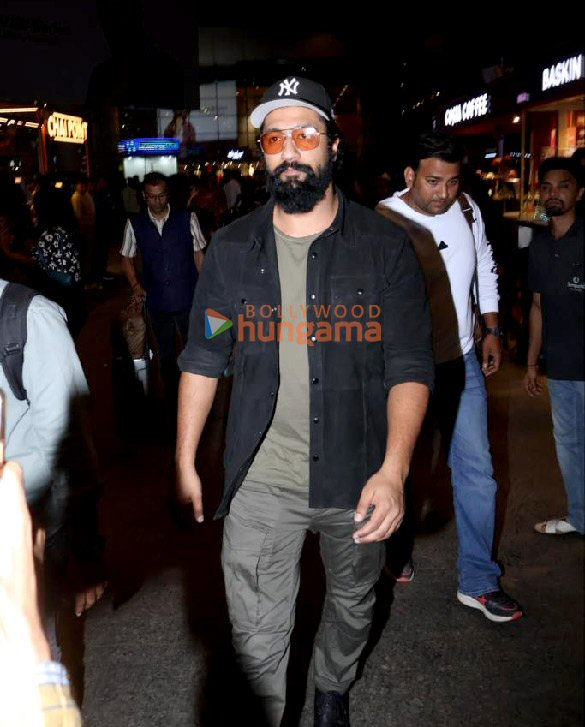 photos ranbir kapoor vicky kaushal and others snapped at the airport 2