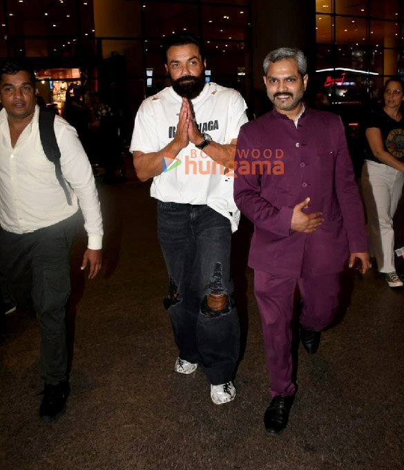photos ranbir kapoor vicky kaushal and others snapped at the airport 3