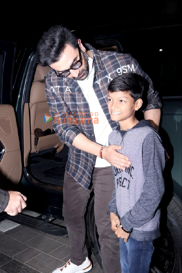 photos ranbir kapoor snapped at the airport 4 6
