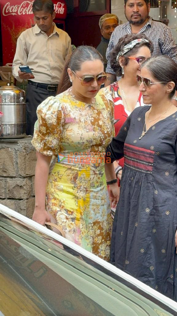 photos rani mukerji spotted in bandra 3 2