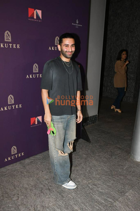 photos sagarika ghatge zaheer khan and others snapped at the formers new venture akutee 55 3