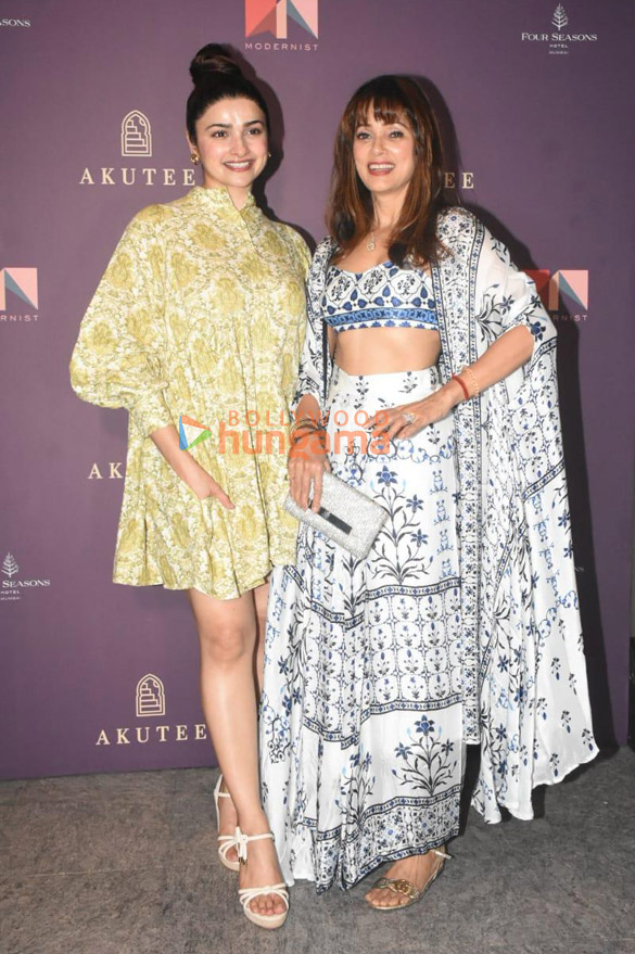 photos sagarika ghatge zaheer khan and others snapped at the formers new venture akutee 909 5