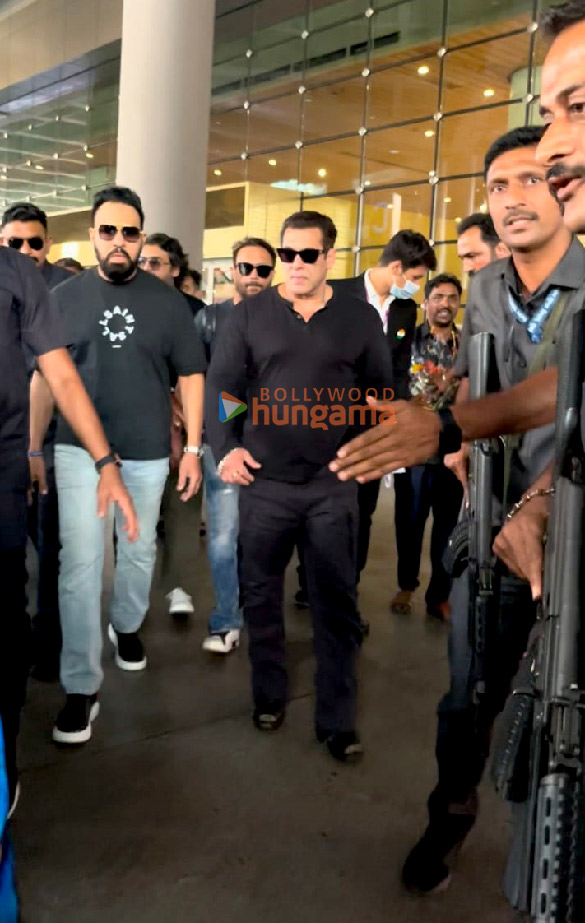 photos salman khan mrunal thakur and rashmika mandanna snapped at the airport 4