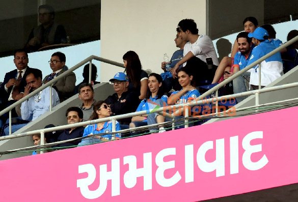 photos shah rukh khan ranveer singh deepika padukone and others snapped watching the icc mens cricket world cup 2023 final 4