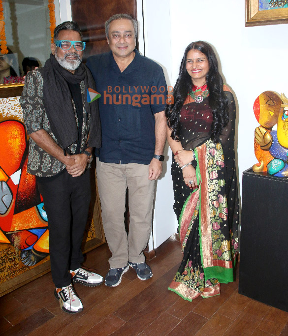 photos vivek oberoi and sachin khedekar grace om swamis show at vachi art gallery 6
