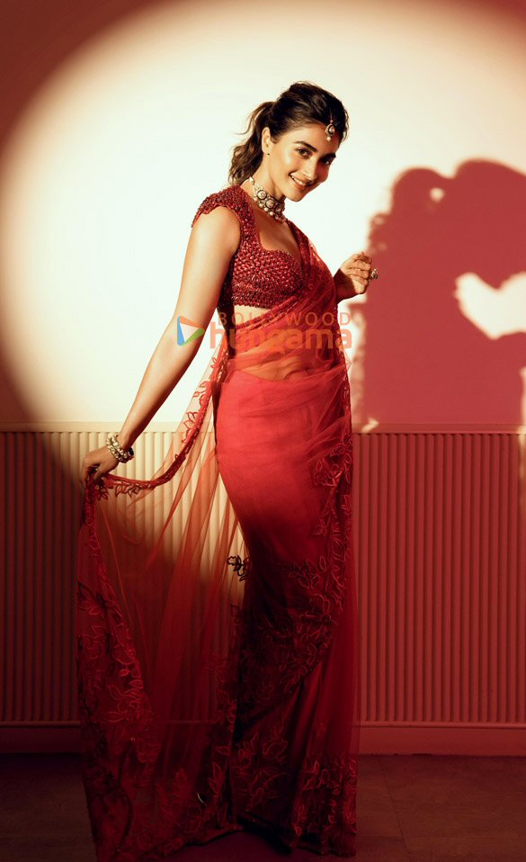 pooja hegde 1 199