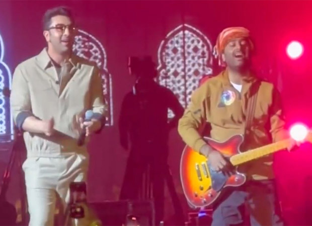 Ranbir Kapoor and Arijit Singh greet each other by bending down on knees; watch video 