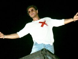 Shah Rukh Khan celebrates his 58th birthday with fans outside Mannat for the second time