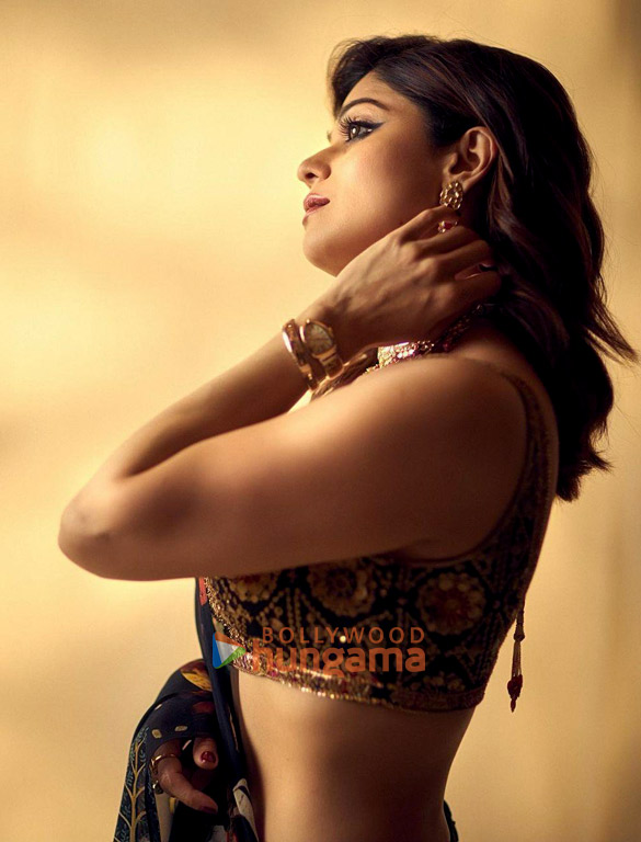 shamita shetty 4 8