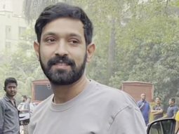 Vikrant Massey rocks the casual Tshirt & denims as he gets clicked by paps