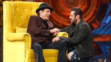 Salman Khan kneels at Dharmendra’s feet in heartfelt birthday post!