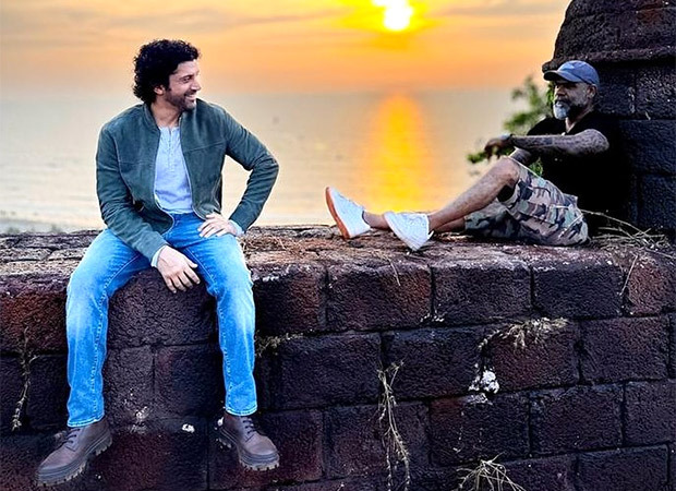 Farhan Akhtar recreates Dil Chahta Hai moment at Chapora Fort after 23 years 