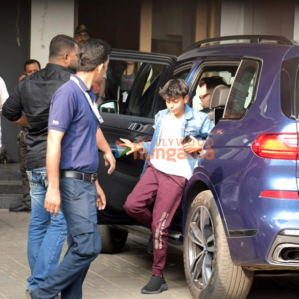 photos ajay devgn and yug devgn snapped at kalina airport 4