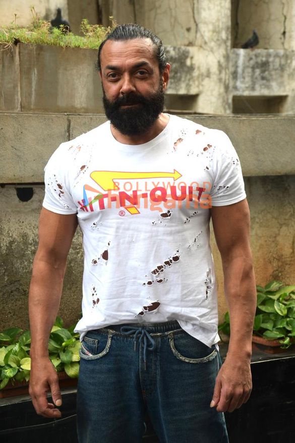 Photos: Bobby Deol snapped at shoot location in Bandra Photos: Bobby Deol snapped at shoot location in Bandra