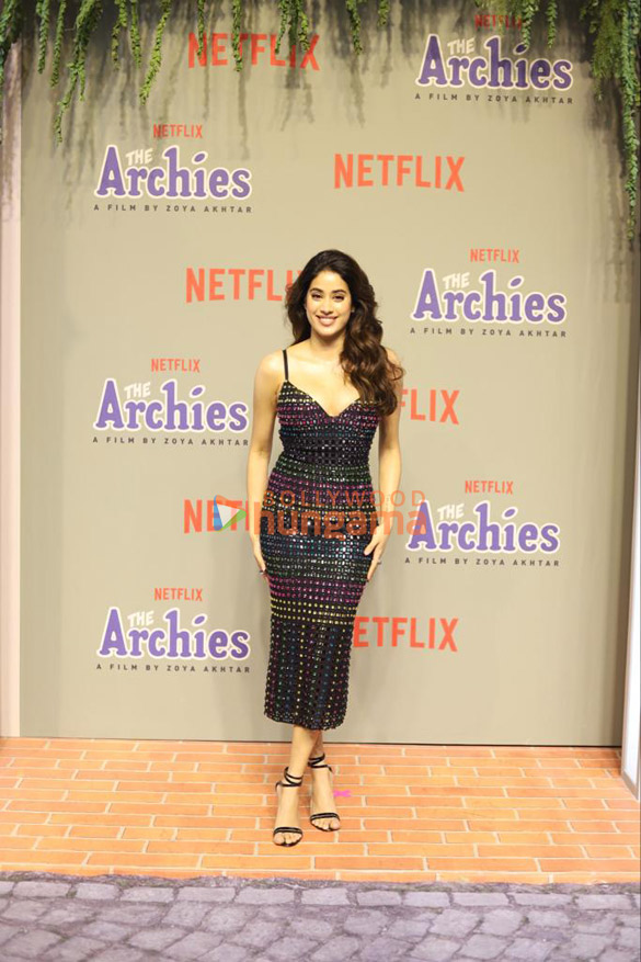 photos celebs grace the premiere of the archies 007 12