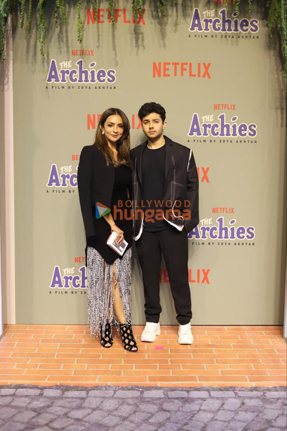 photos celebs grace the premiere of the archies 777 32