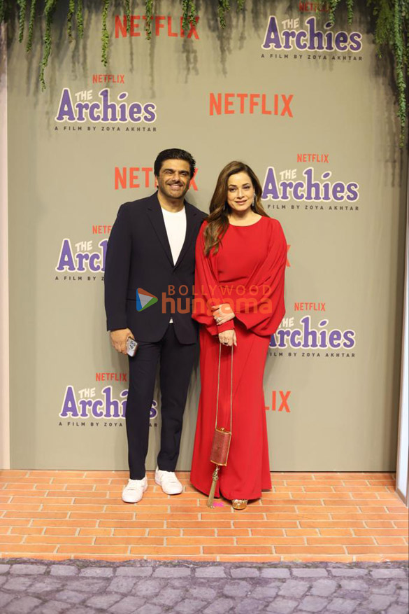 photos celebs grace the premiere of the archies 777 34