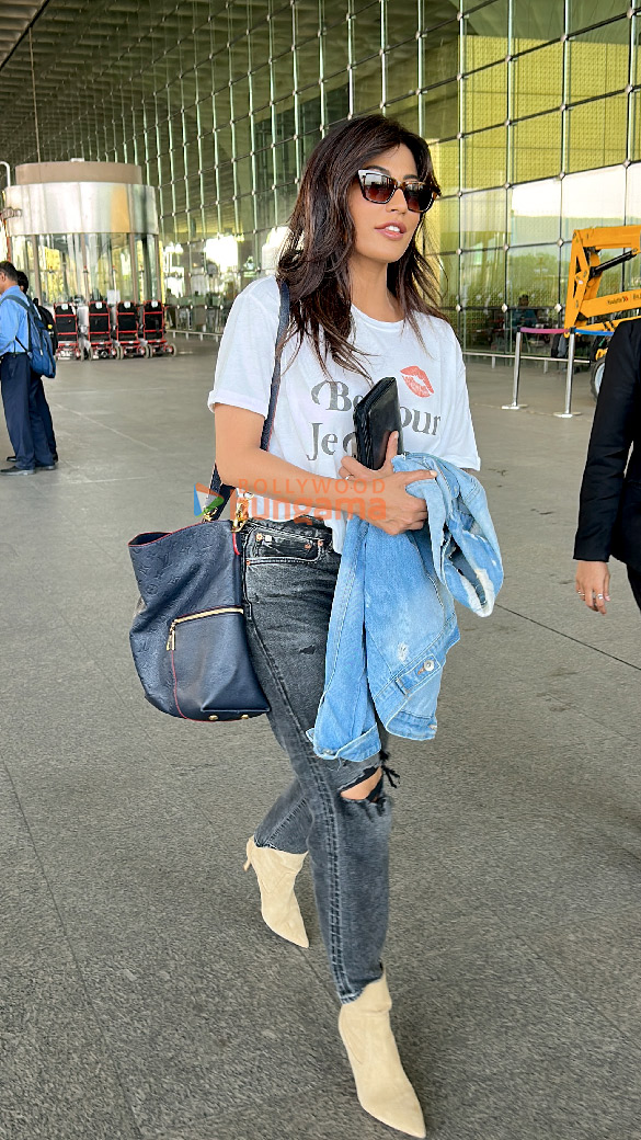 photos chitrangda singh shamita shetty and harbhajan singh snapped at the airport 4