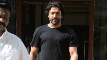 Photos: Farhan Akhtar snapped in Khar