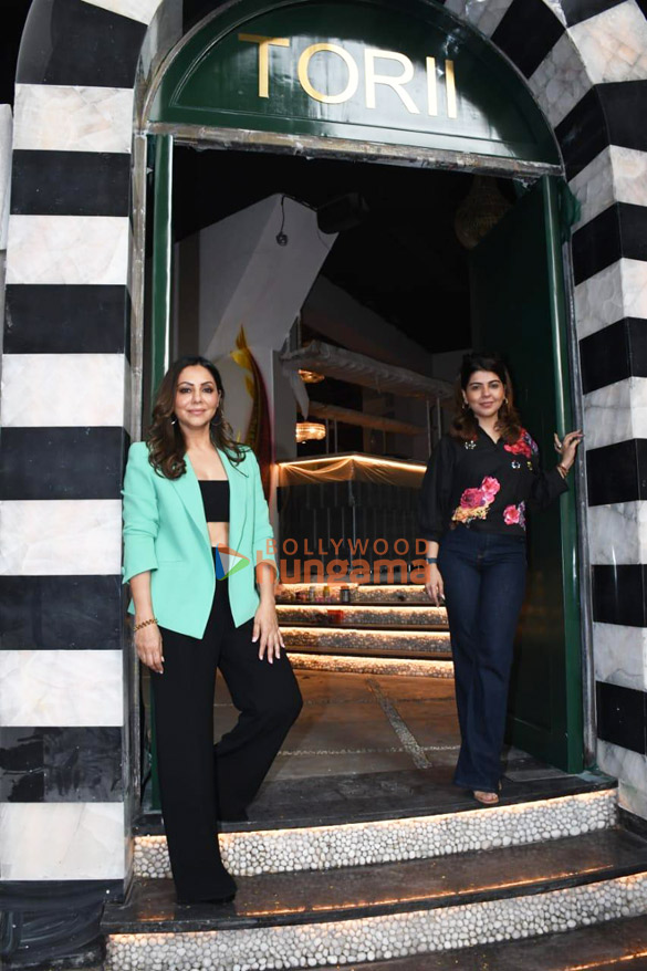 photos gauri khan and tanaaz bhatia snapped in bandra 1