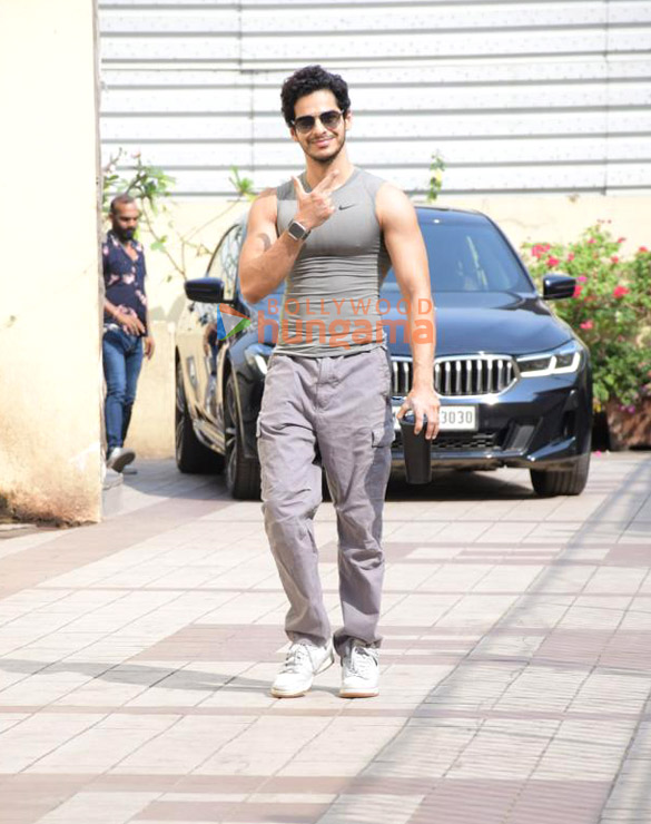 photos ishaan khatter spotted outside the gym in bandra 2