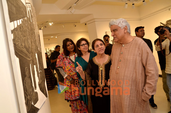 photos javed akhtar lauds kiran chopras event at jehangir art gallery 4
