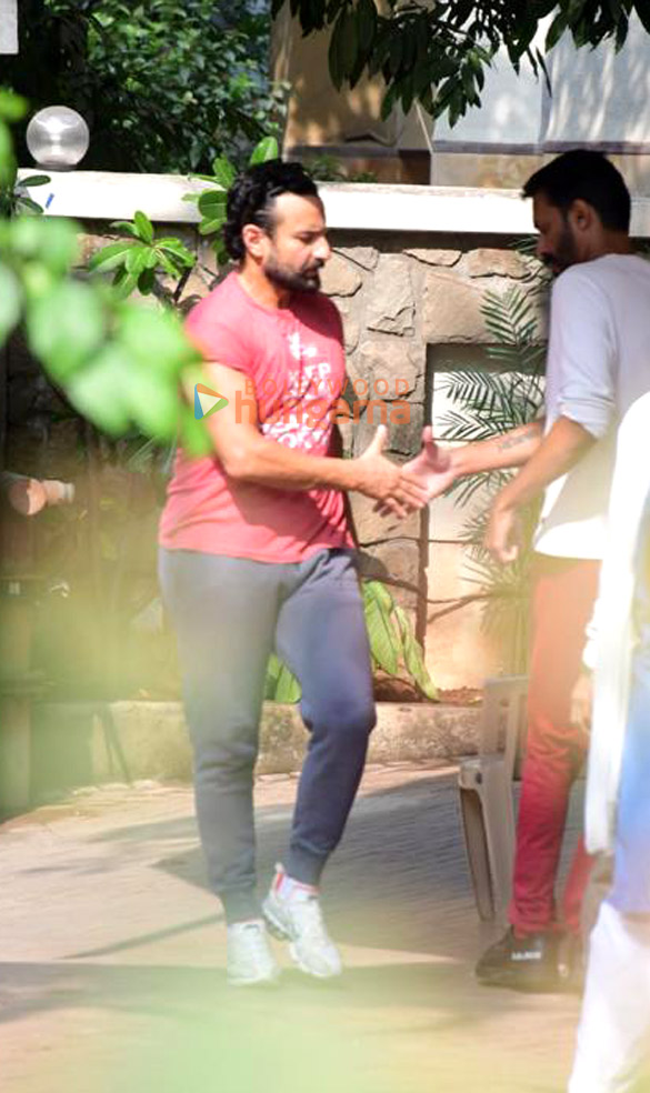 photos kareena kapoor khan and saif ali khan snapped outside the gym in bandra 2