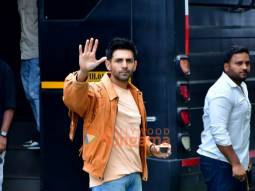 Photos: Kartik Aaryan snapped on the sets of an ad shoot