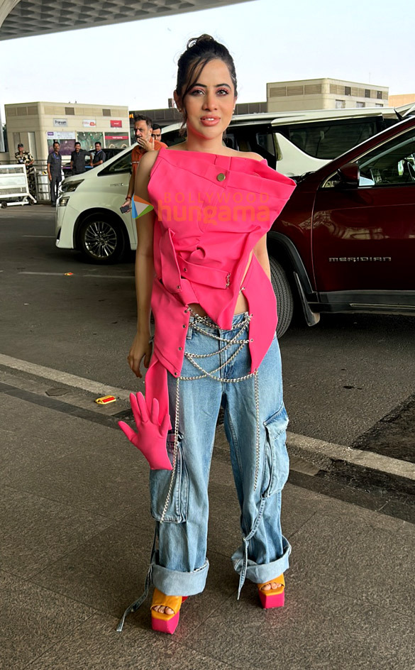 photos kriti sanon nupur sanon and varun dhawan and others snapped at the airport 6