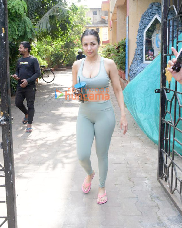 photos malaika arora spotted at diva yoga in bandra 2 18