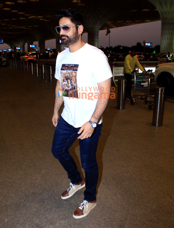 photos mohit raina snapped at the airport 3
