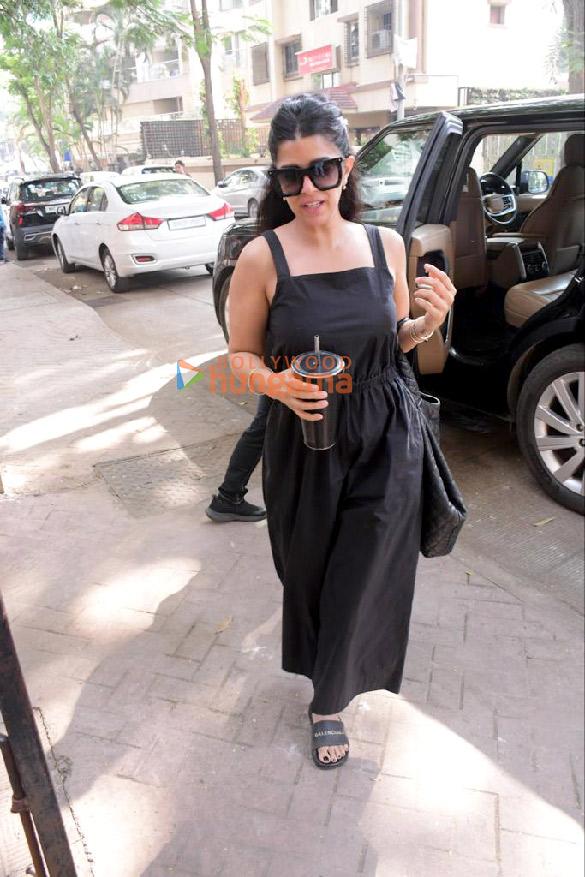 Photos: Nimrat Kaur spotted outside a dental clinic in Bandra Photos: Nimrat Kaur spotted outside a dental clinic in Bandra