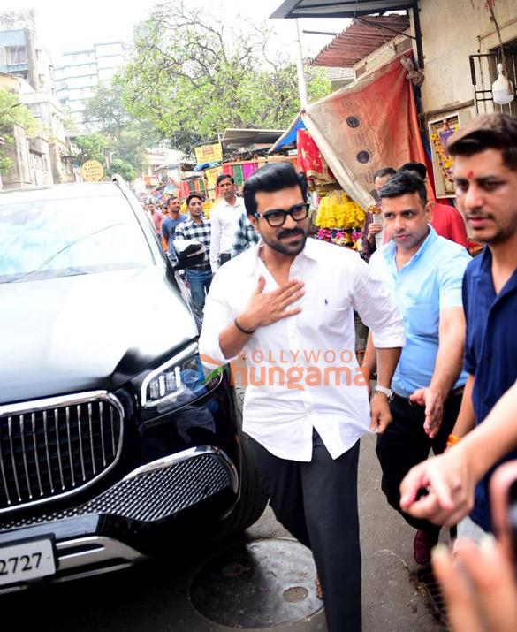 Photos: Ram Charan, Upasana, and their daughter Klin Kaara seek blessings at Mahalaxmi temple Photos: Ram Charan, Upasana, and their daughter Klin Kaara seek blessings at Mahalaxmi temple