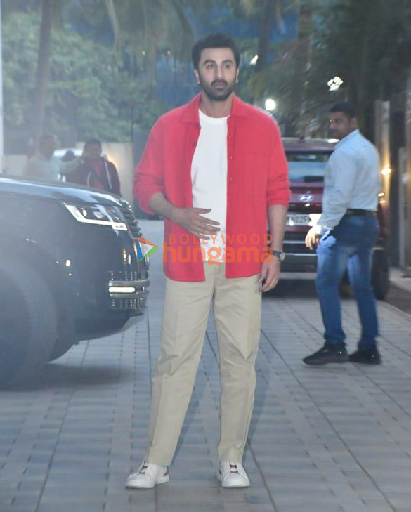Photos: Ranbir Kapoor, Anil Kapoor and Bobby Deol snapped at T-Series office Photos: Ranbir Kapoor, Anil Kapoor and Bobby Deol snapped at T-Series office