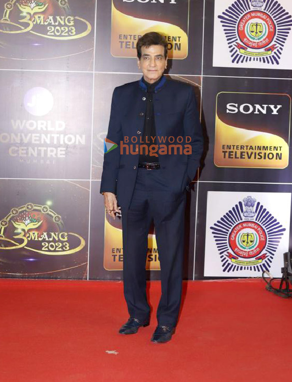 photos ranbir kapoor bobby deol kiara advani and other celebs grace umang 20231 5